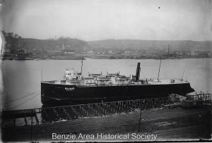 Ann Arbor No.3 in 1906 in Frankfort Harbor from https://benziemuseum.catalogaccess.com/photos/10397